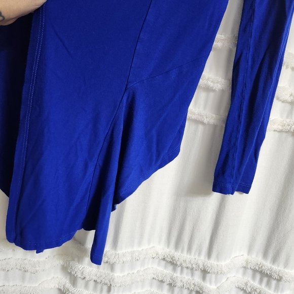 Like new, open cardigan, size small - Picture 6 of 6